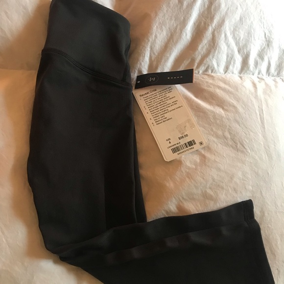 lululemon athletica Pants - Lululemon Reveal Crop